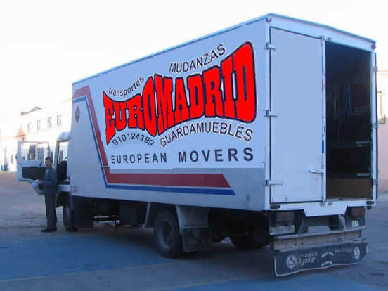 Camión de mudanzas y guardamuebles European Movers